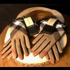 Burberry touch screen wool and leather gloves